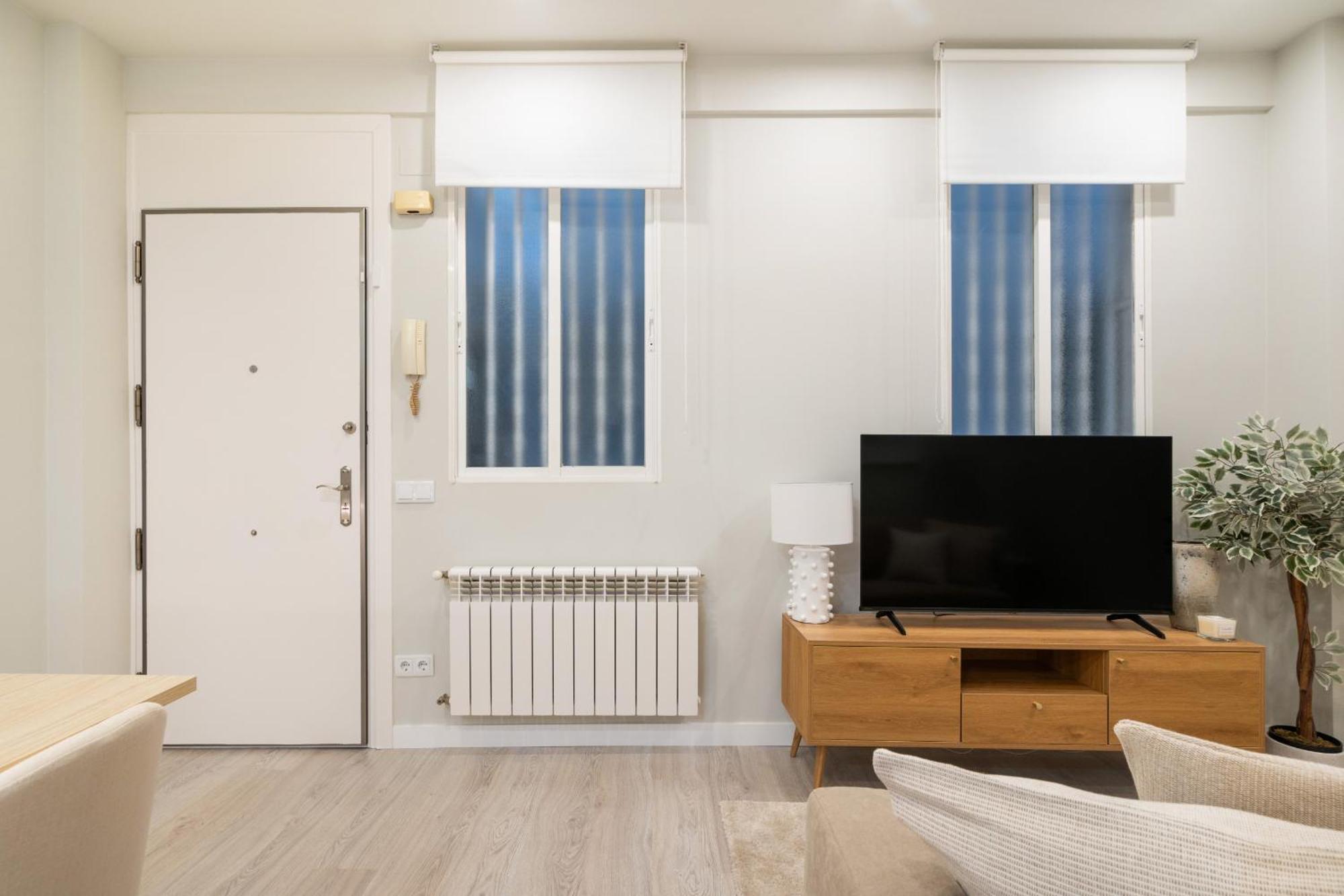 Apartamento Reformado En Metro Ibiza Alquiler Temporal Madrid Exterior photo