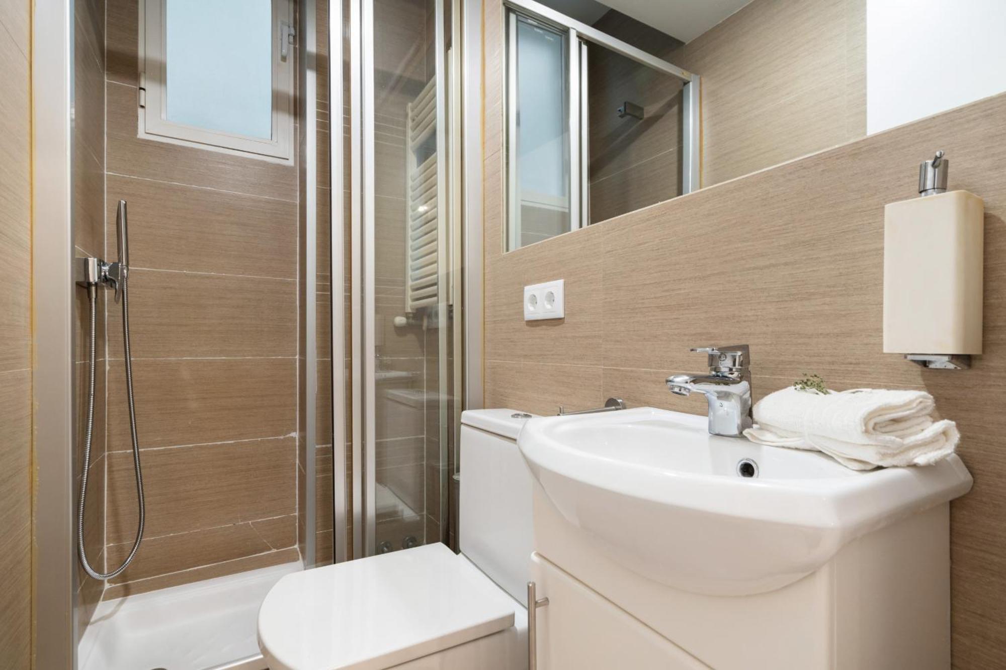 Apartamento Reformado En Metro Ibiza Alquiler Temporal Madrid Exterior photo