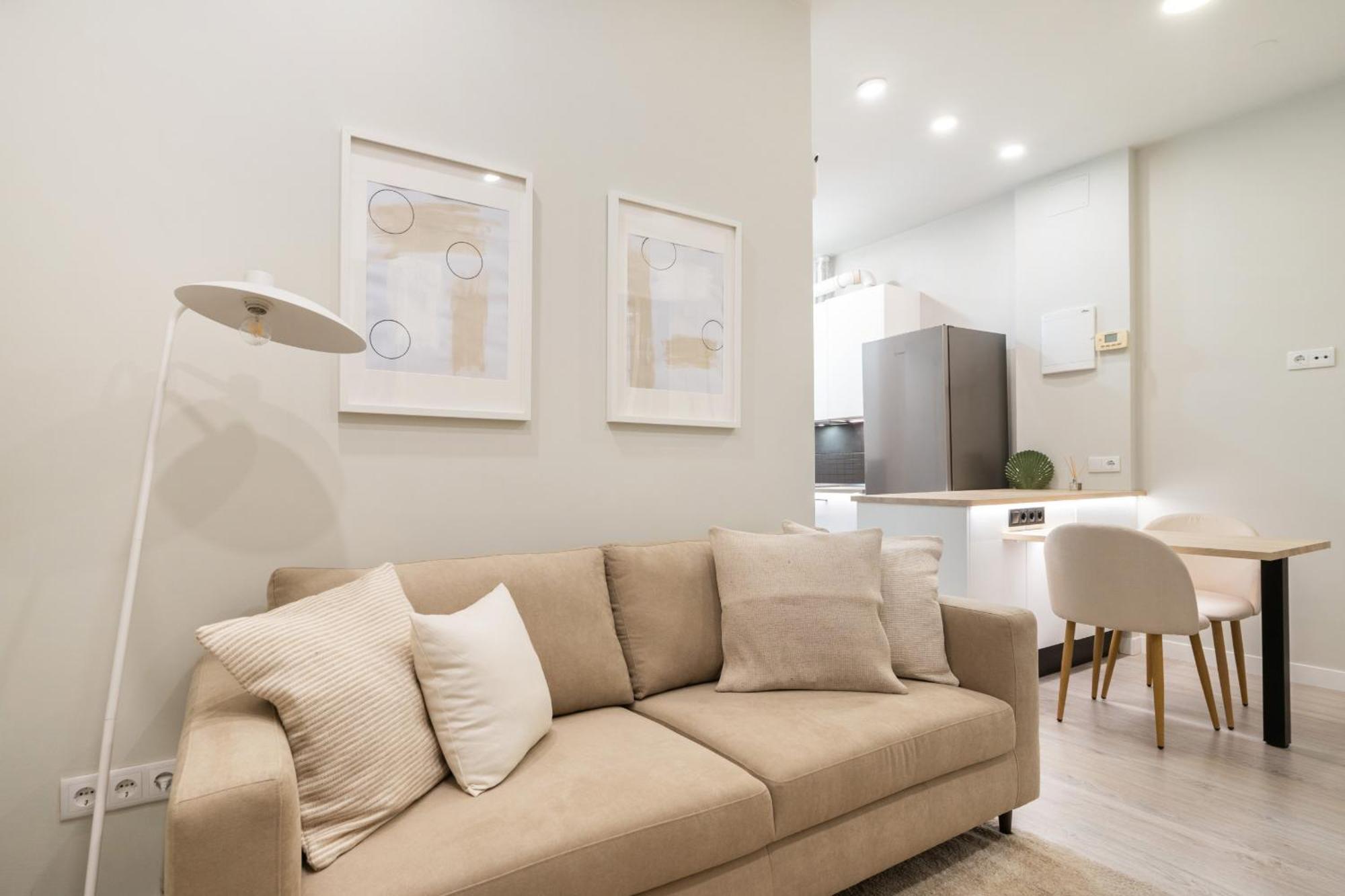 Apartamento Reformado En Metro Ibiza Alquiler Temporal Madrid Exterior photo