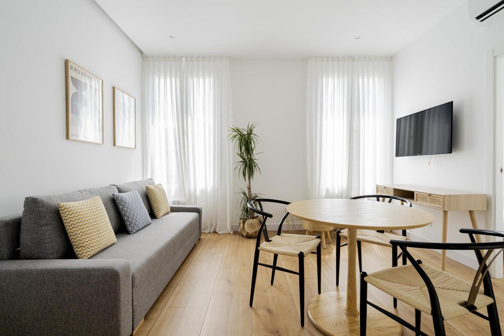 Apartamento Reformado En Metro Ibiza Alquiler Temporal Madrid Exterior photo
