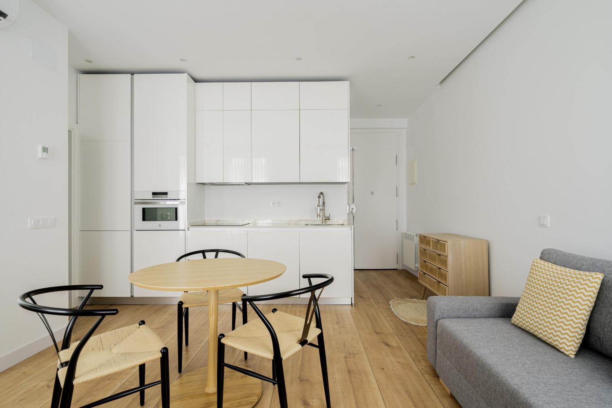 Apartamento Reformado En Metro Ibiza Alquiler Temporal Madrid Exterior photo